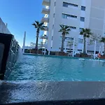 奥林匹克豪华公寓式酒店 5* 利马索尔